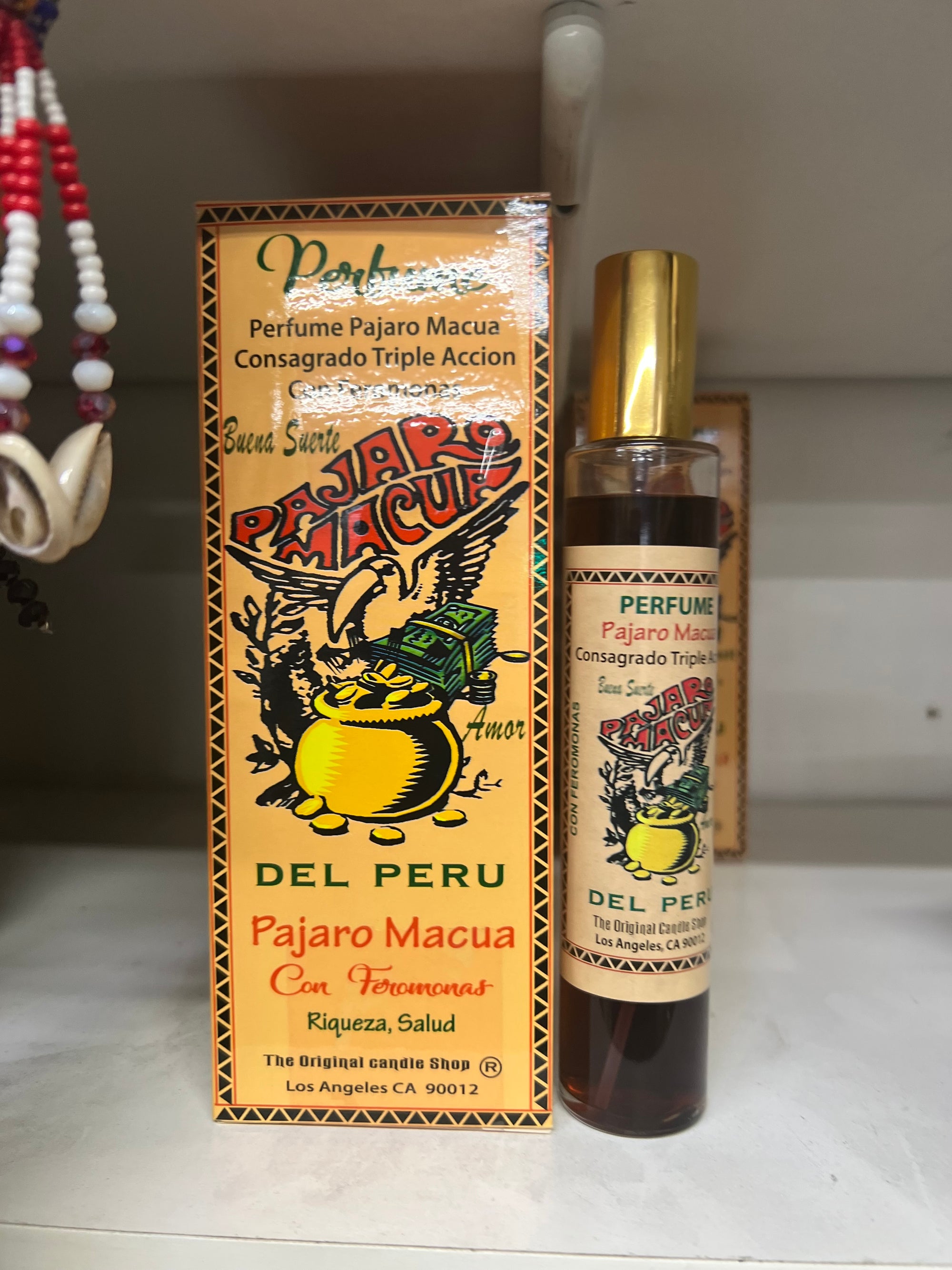 Pajaro Macua con Feromonas